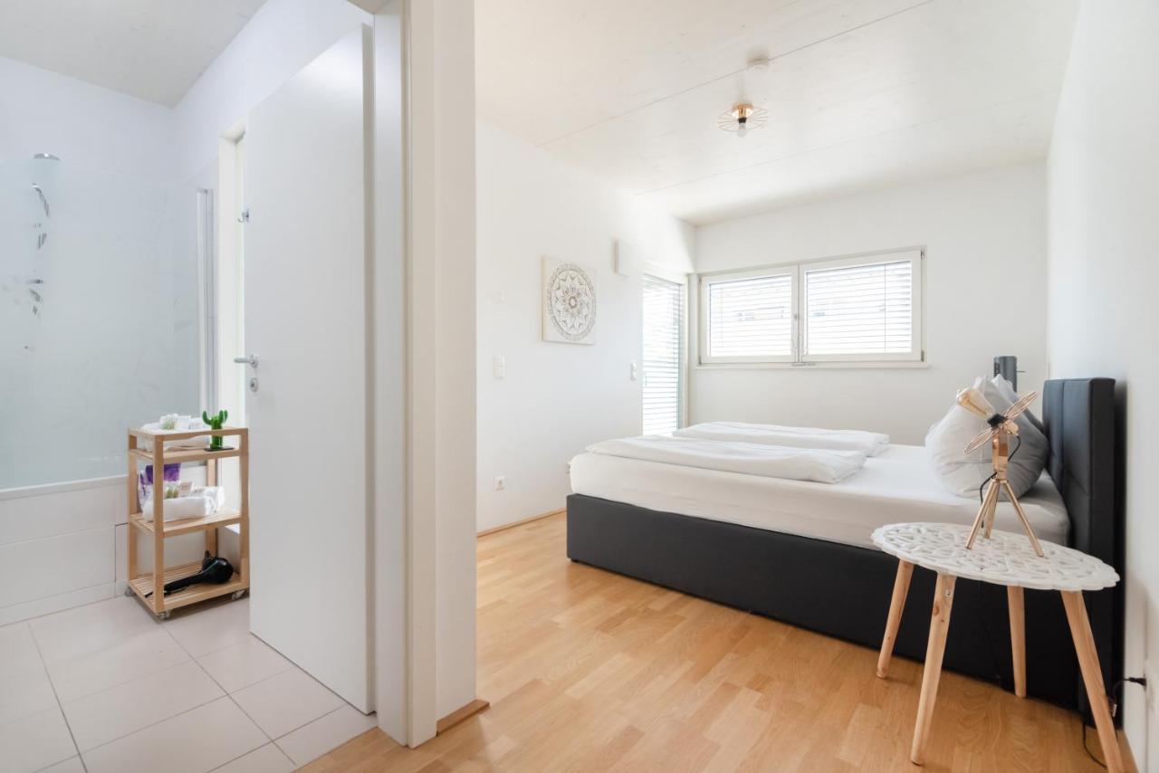 Helles, Neues Dg Apartment Mit Blick Zum Donauturm فيينا المظهر الخارجي الصورة