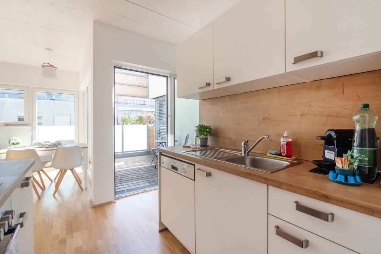 Helles, Neues Dg Apartment Mit Blick Zum Donauturm فيينا المظهر الخارجي الصورة