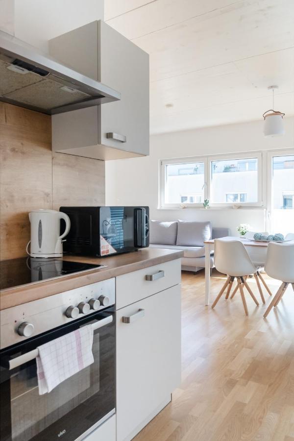 Helles, Neues Dg Apartment Mit Blick Zum Donauturm فيينا المظهر الخارجي الصورة