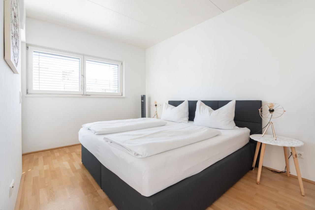 Helles, Neues Dg Apartment Mit Blick Zum Donauturm فيينا المظهر الخارجي الصورة